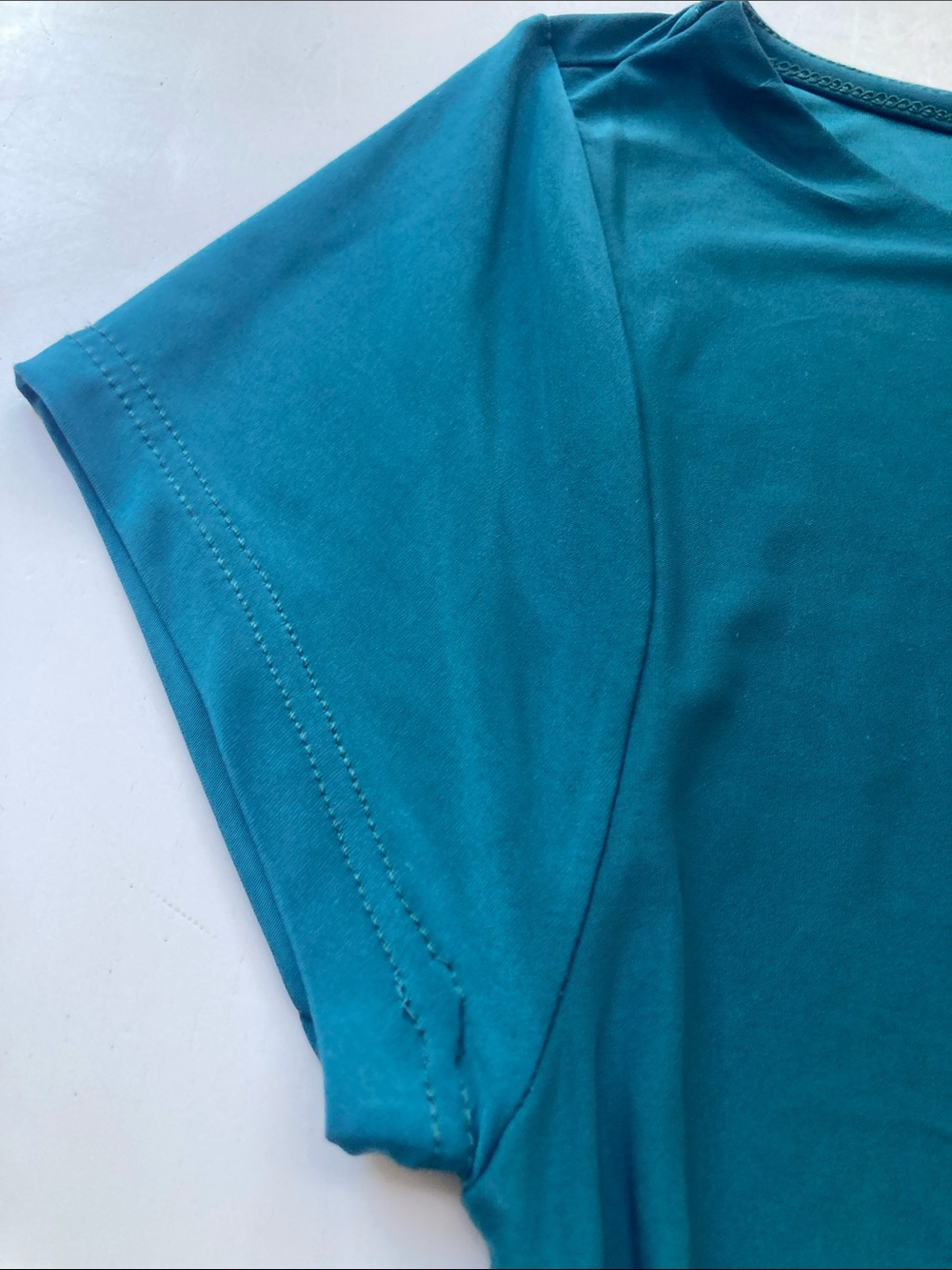 Tilly's Forest Green Short Sleeve Scoop Neck Top with Side Ruching - Picture 5 of 9